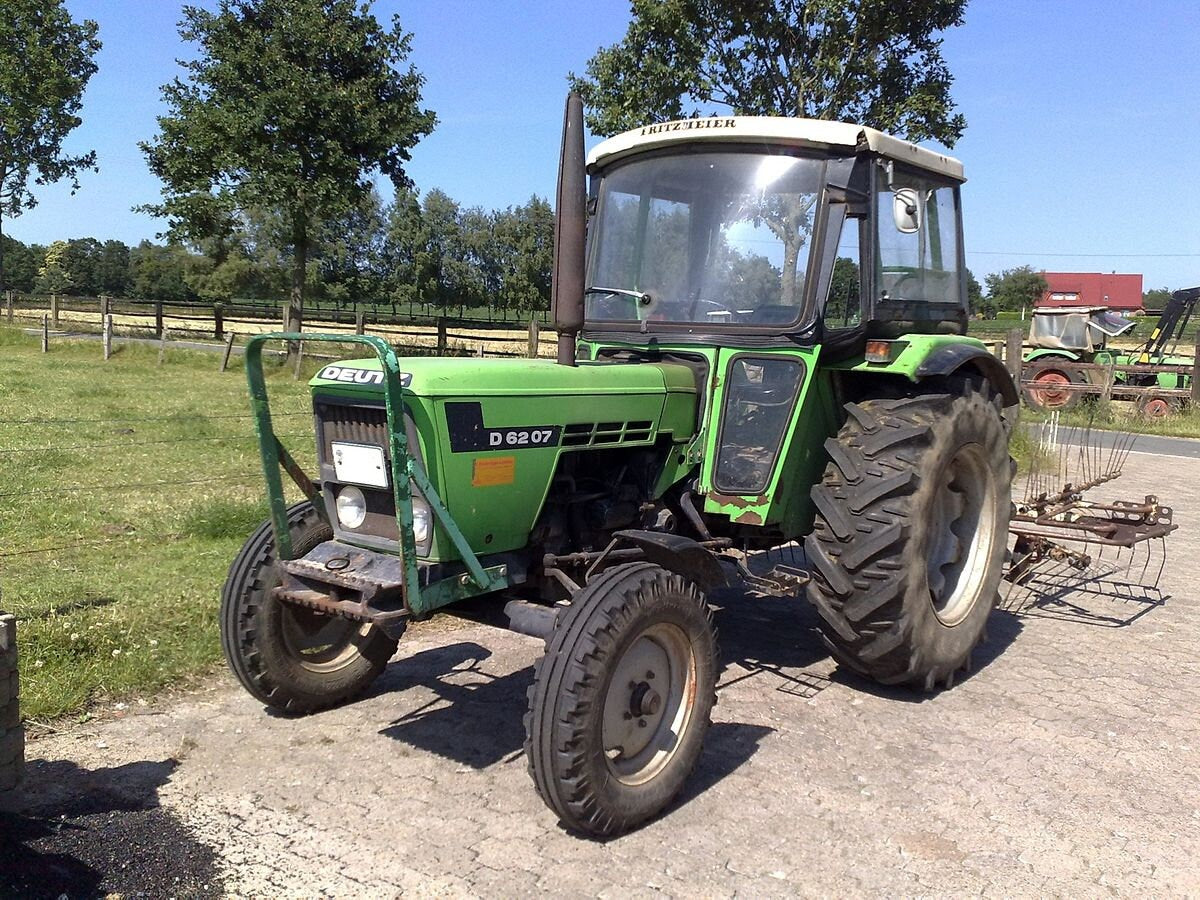 Deutz D 62 07 Aftermarket Replacement Tractor Decal (Sticker) Set