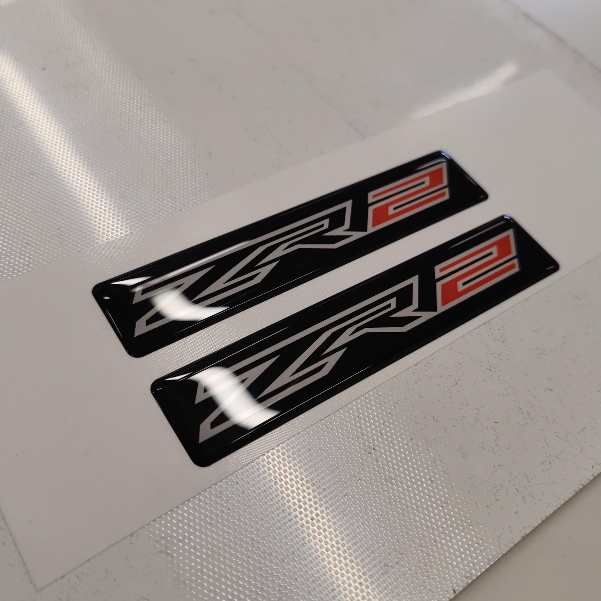 Chevy ZR2 3D Domed Badge Emblem Decals 2pcs / Sticker Resin Set / White and Black