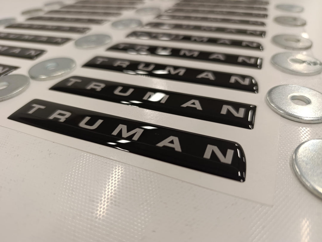 Truman 3D Domed Badge Emblem Decals 2pcs / Sticker Resin Set